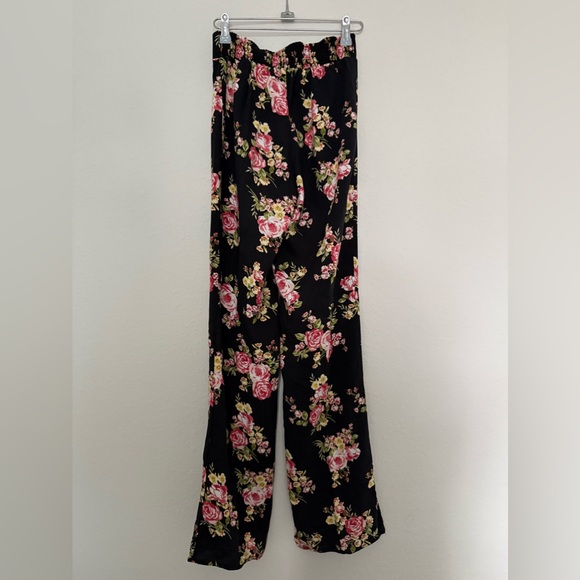 🆓 Black Floral High Waist Pants - Picture 4 of 5